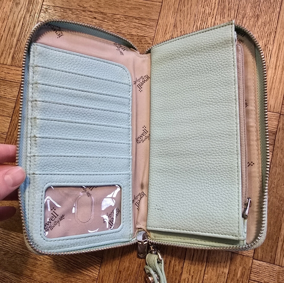 Thirty One Wallet - Picture 3 of 4